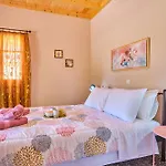 The Owl's House * Velonades (Corfu)