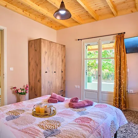 The Owl's House Velonades (Corfu)